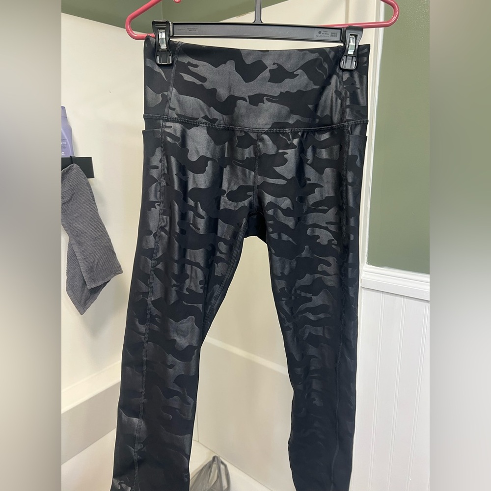 Camo shiny leggings